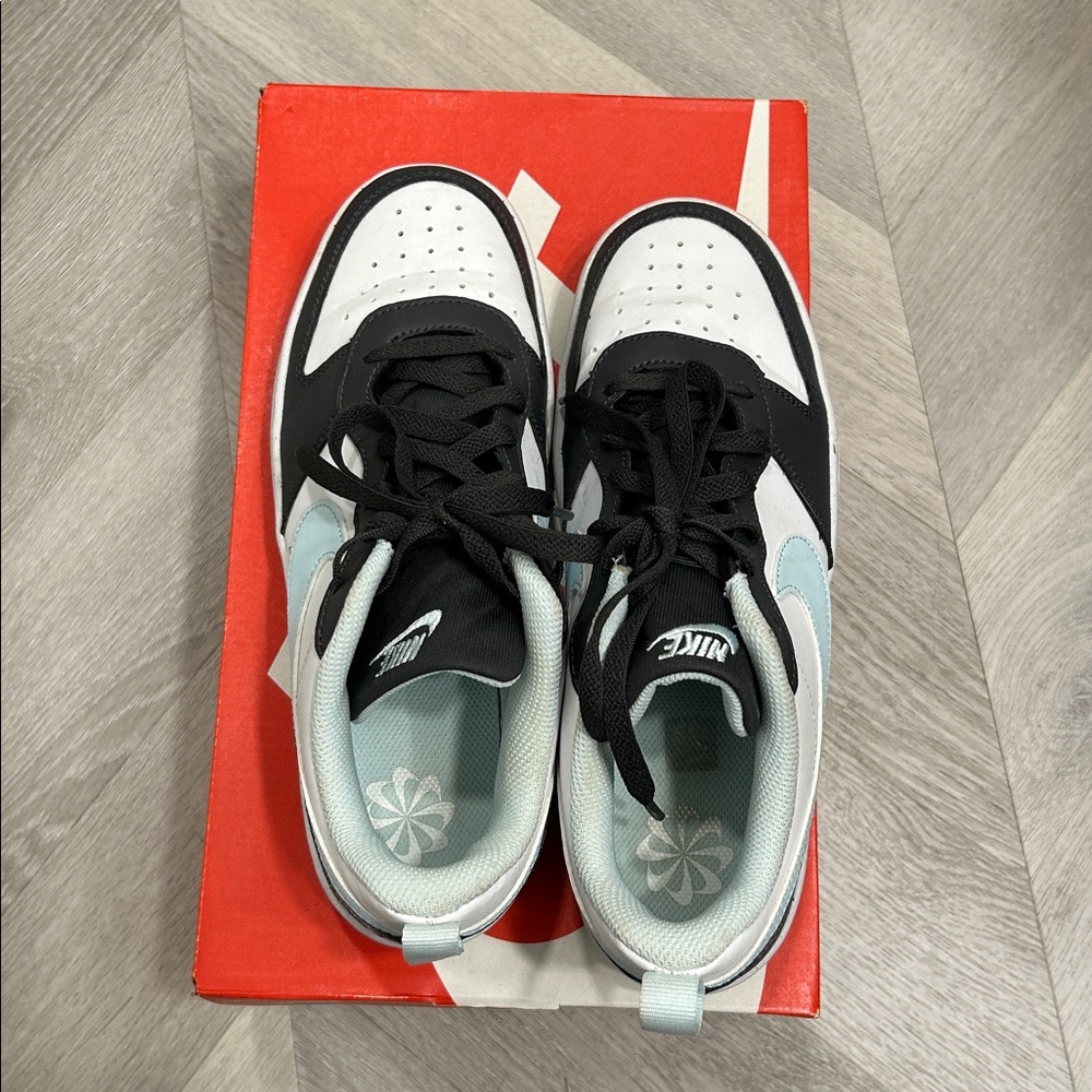 Nike Dunks - Picture 4 of 6